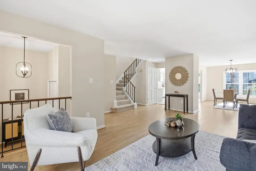 7831 Ashley Glen Rd, Annandale, VA 22003 - #3