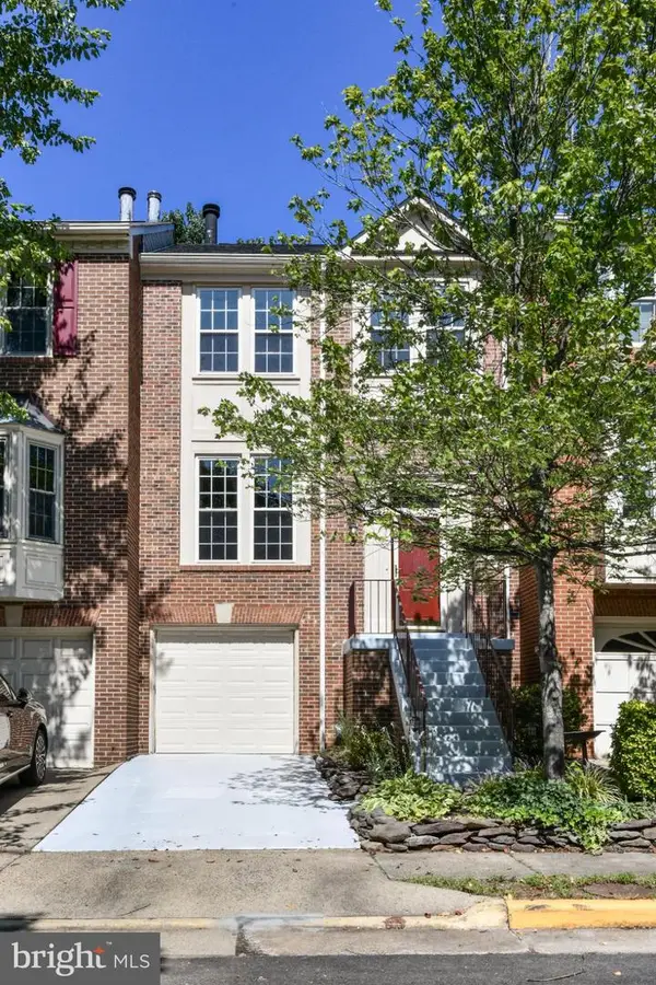 14776 Flower Hill Dr, CENTREVILLE, VA 20120