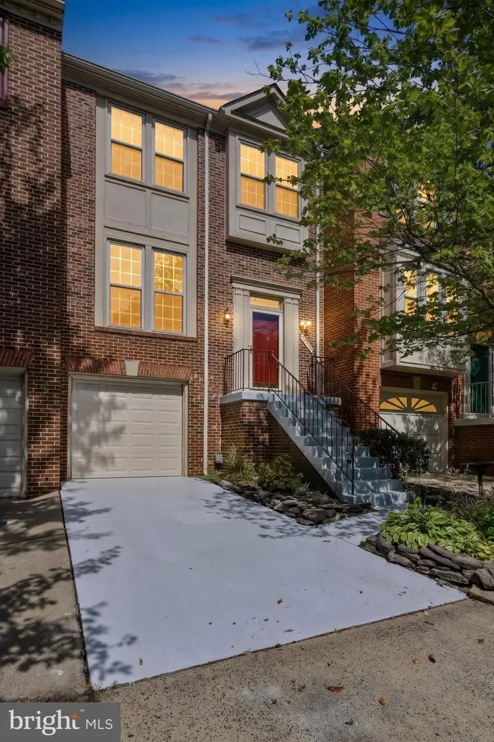 14776 Flower Hill Dr, Centreville, VA 20120 - #2