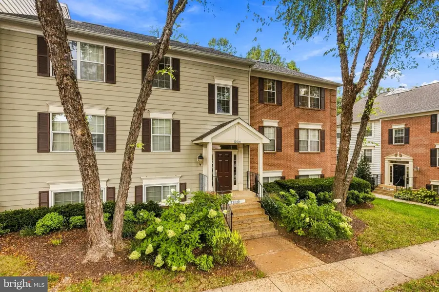 12010 Golf Ridge Ct #302, Fairfax, VA 22033 - #3