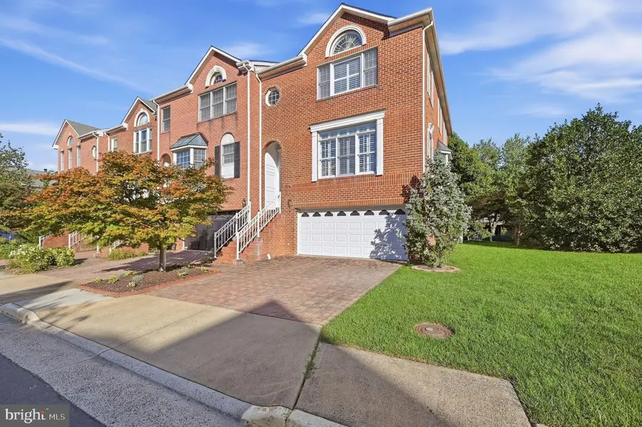 8143 Madrillon Ct, Vienna, VA 22182 - #2