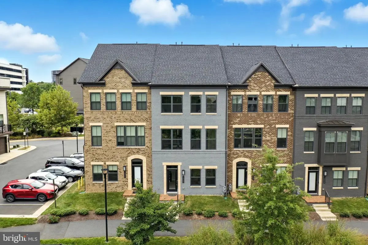 13220 Lake Waterview Way, Herndon, VA 20171 - #1
