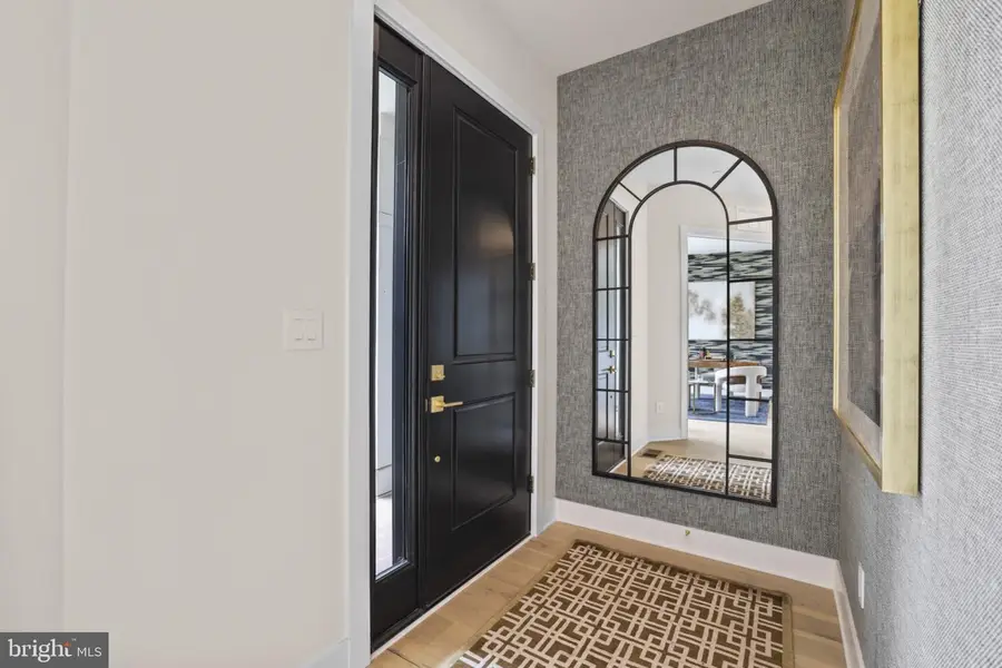 7045 Liberty Ln, McLean, VA 22101 - #3