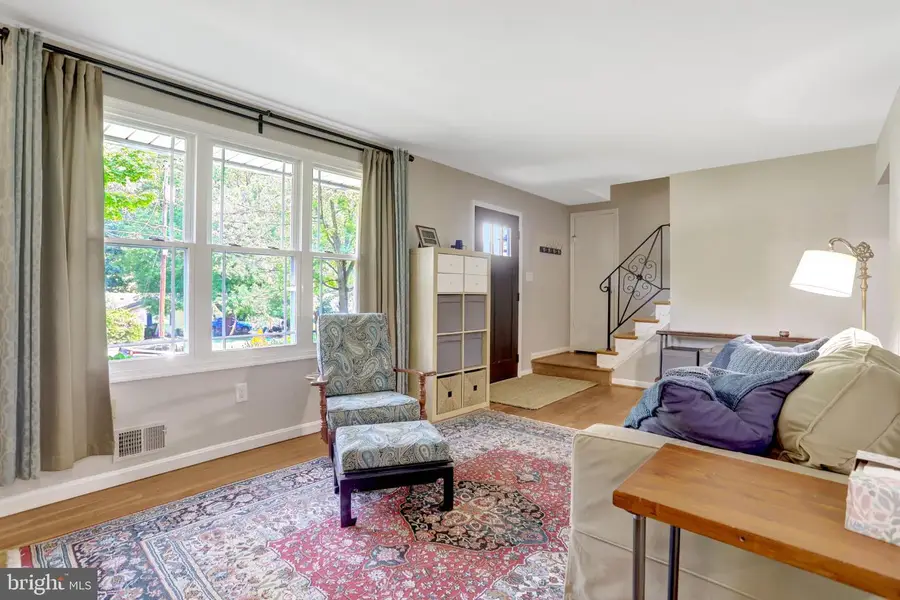 5510 Kings Park Dr, Springfield, VA 22151 - #3