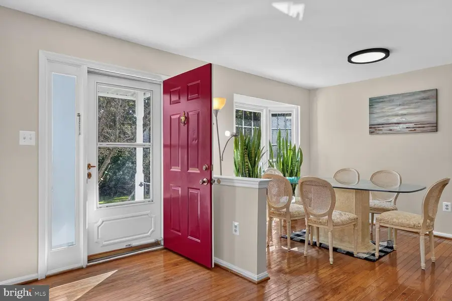 5851 Waterdale, Centreville, VA 20121 - #3