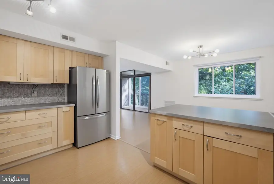 1657 Parkcrest Cir #201, Reston, VA 20190 - #3