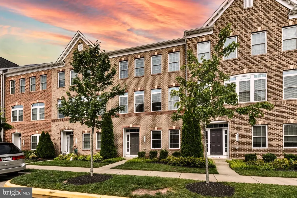 3160 Yeager Dr, Herndon, VA 20171 - #1