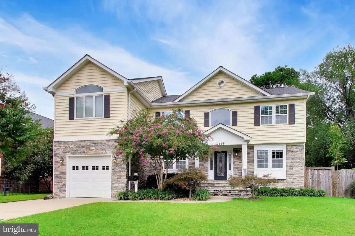 7126 Wayne Dr, Annandale, VA 22003 - #1