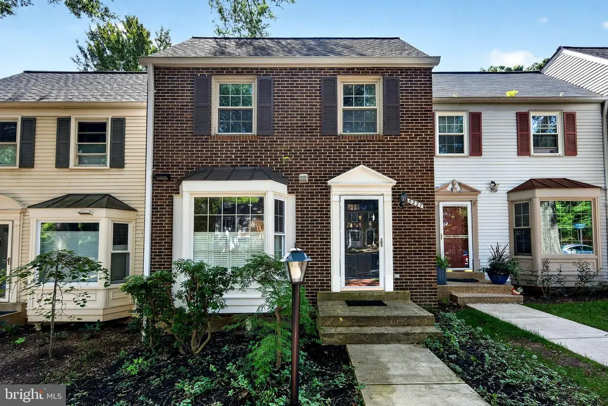 8227 Goldstream Ct, Vienna, VA 22182 - #1