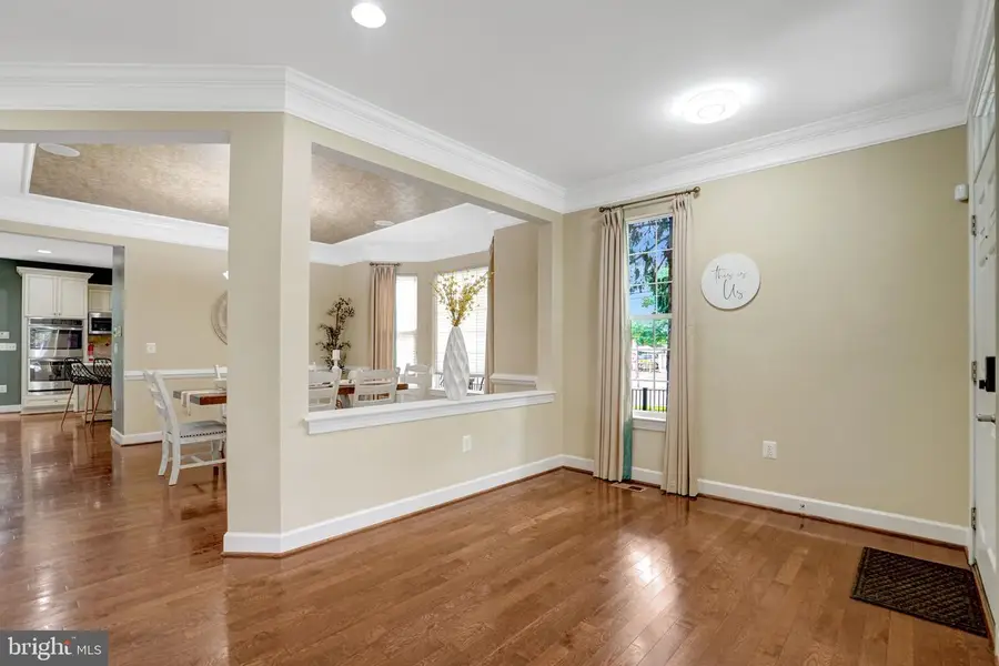 5815 Falls Gate Ct, Falls Church, VA 22041 - #2