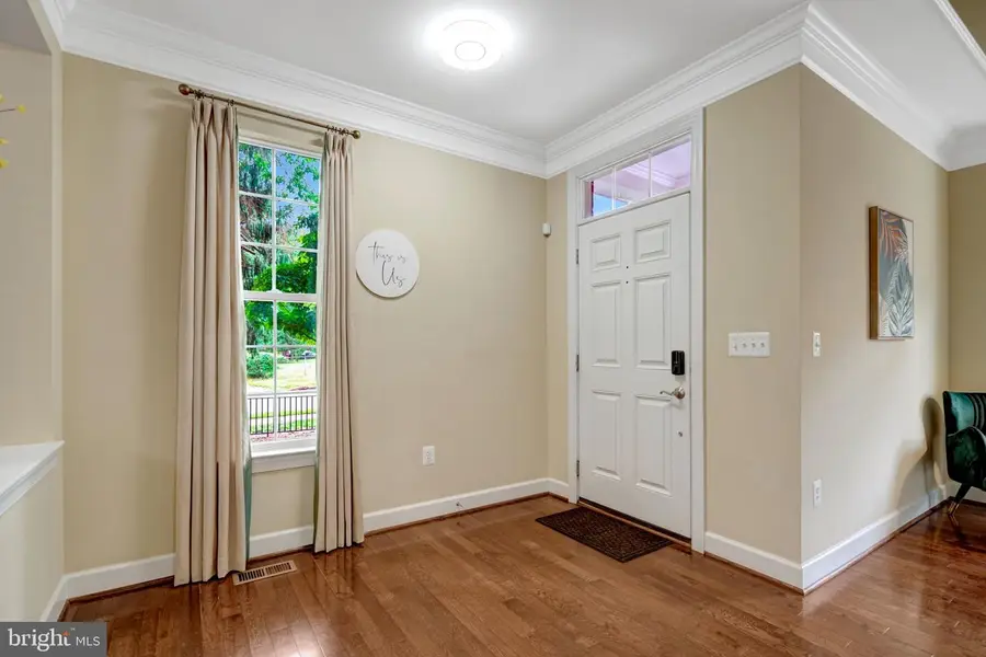 5815 Falls Gate Ct, Falls Church, VA 22041 - #3