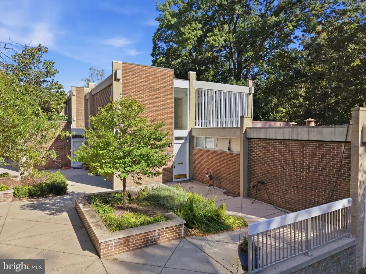 11547 Maple Ridge Rd, Reston, VA 20190 - #1