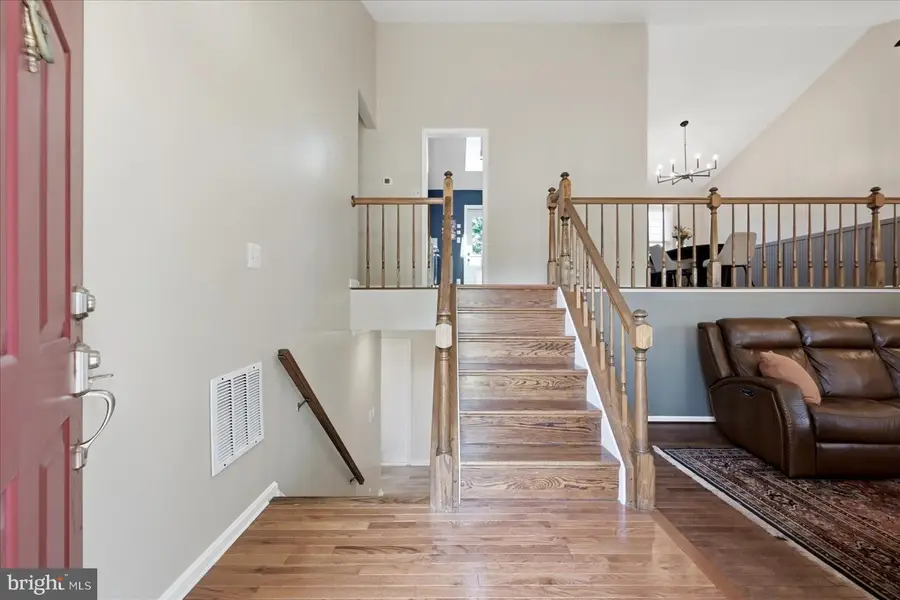 13704 Springhaven Dr, Chantilly, VA 20151 - #2