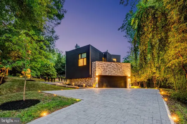 7815 Old Falls Rd, MCLEAN, VA 22102