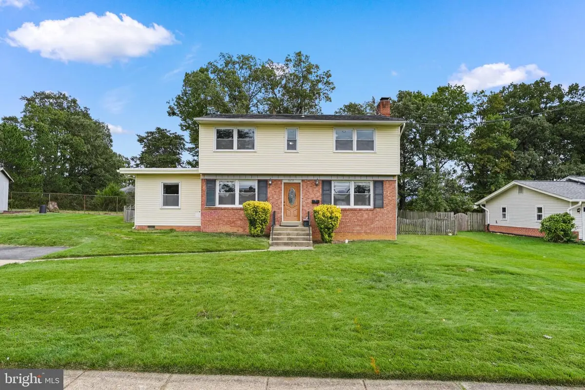 6213 Thomas Dr, Springfield, VA 22150 - #1