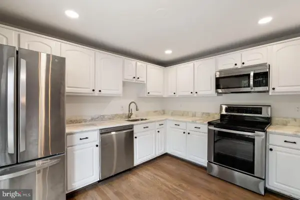 3050 Silent Valley Dr, FAIRFAX, VA 22031