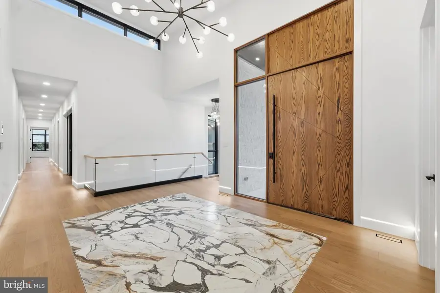 3704 Prosperity Ave, Fairfax, VA 22031 - #2