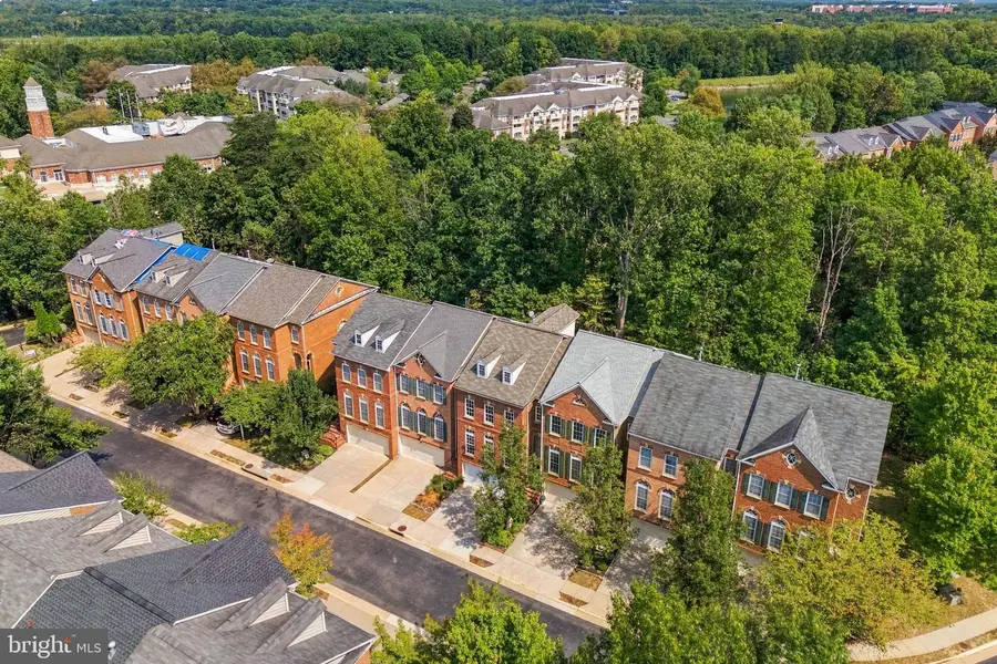 9205 Point Replete Dr, Fort Belvoir, VA 22060 - #2