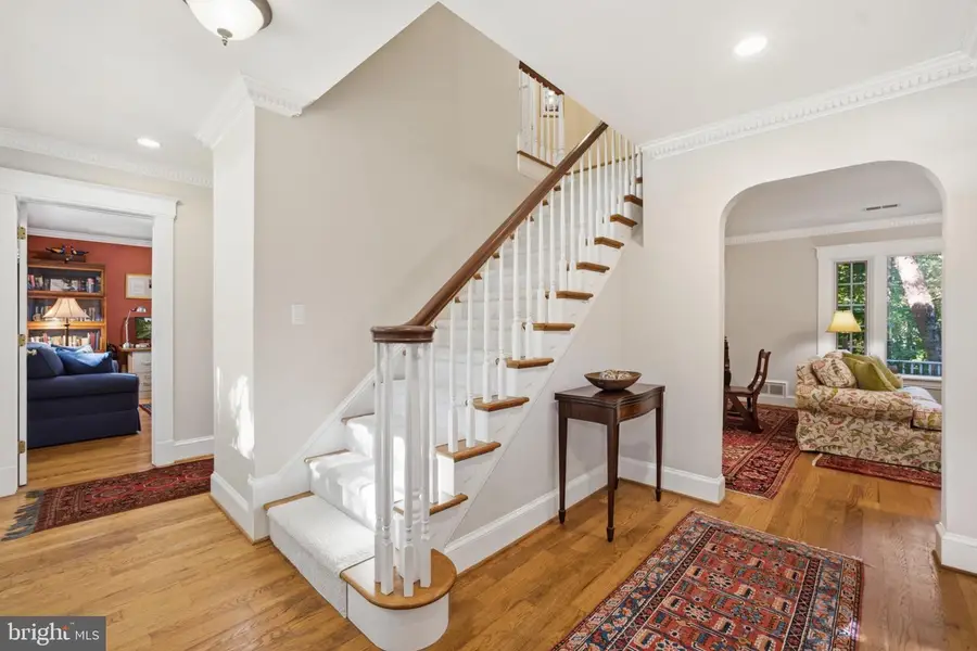 3202 Juniper Ln, Falls Church, VA 22044 - #3