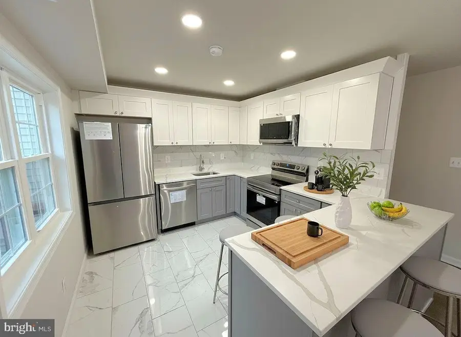 5305 Anchor Ct, Fairfax, VA 22032 - #2