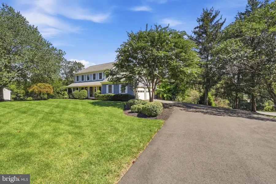 2817 Berryland Dr, Oakton, VA 22124 - #3