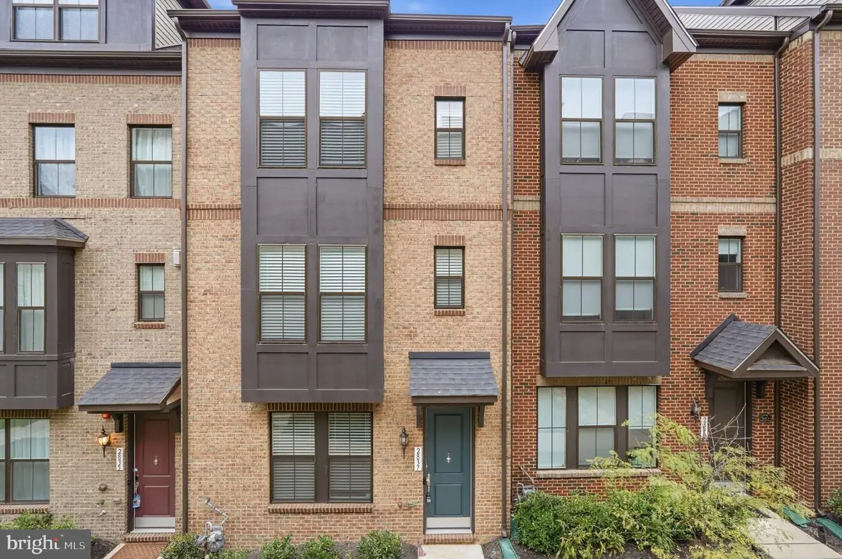 2837 Hokie Ln, Alexandria, VA 22306 - #1
