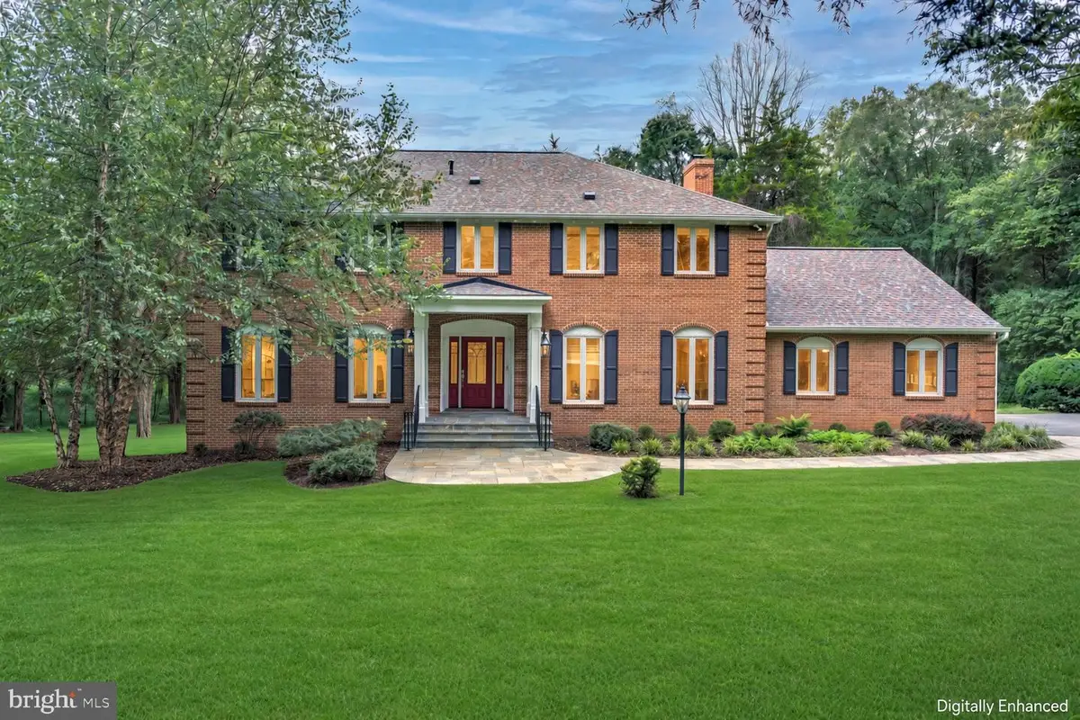 1010 Murphy Dr, Great Falls, VA 22066 - #1