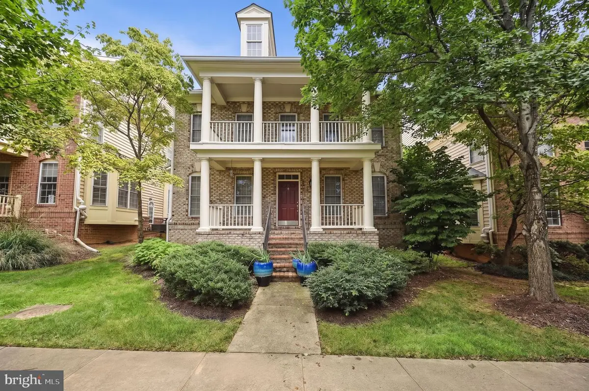 9183 Topaz St, Fairfax, VA 22031 - #1