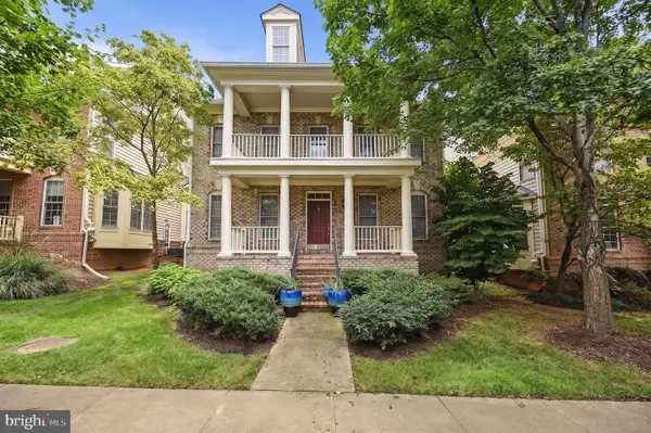 9183 Topaz St, FAIRFAX, VA 22031