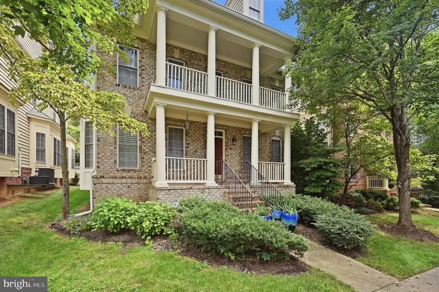 9183 Topaz St, Fairfax, VA 22031 - #2