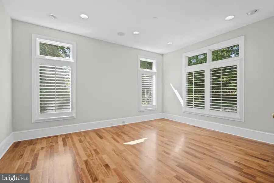 9404 Forest Haven Dr, Alexandria, VA 22309 - #3