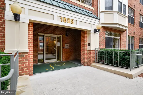 1855 Stratford Park Pl #416, RESTON, VA 20190