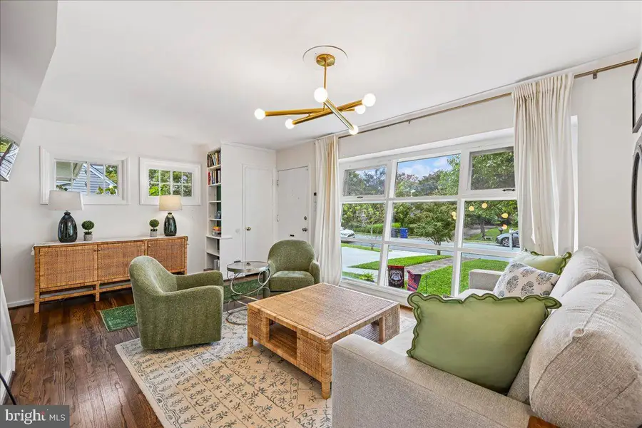 6722 Williams Dr, Alexandria, VA 22307 - #2