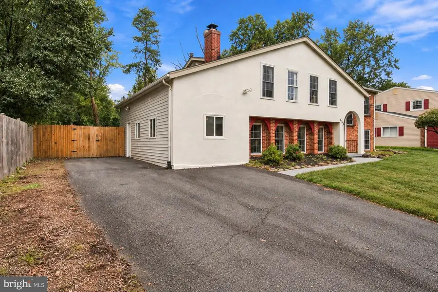 653 Pemberton Ct, Herndon, VA 20170 - #3