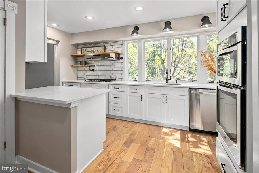 7321 Wolf Run Shoals Rd, Fairfax Station, VA 22039 - #3