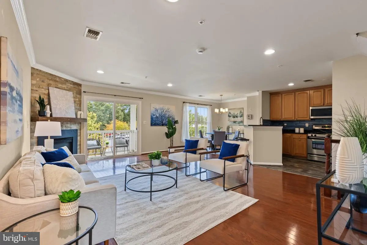 12821 Fair Briar Ln, Fairfax, VA 22033 - #1