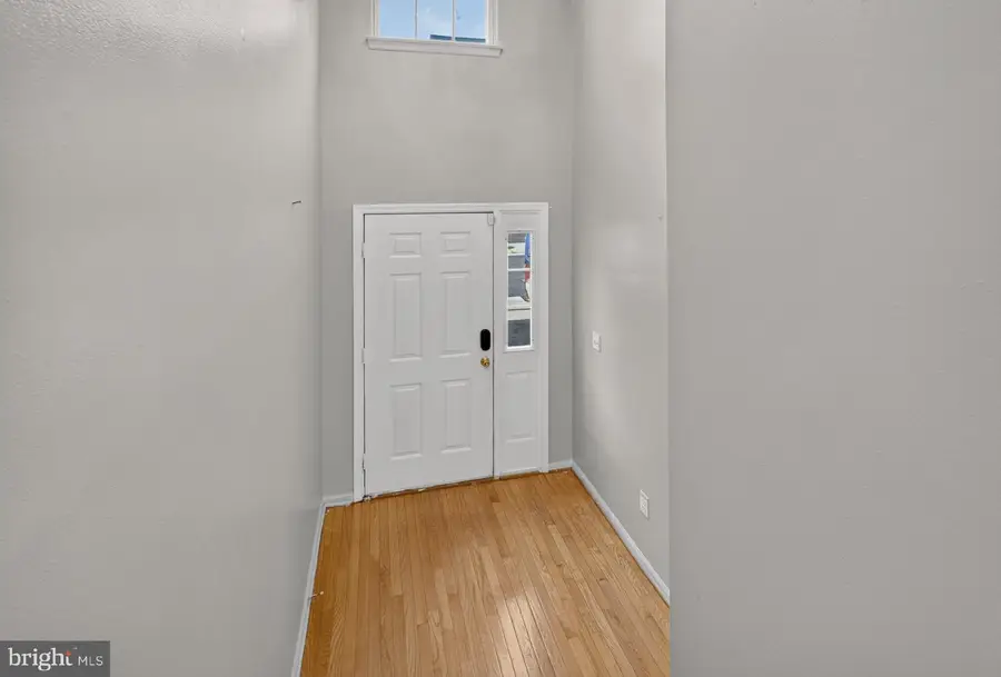 5121 Ballycastle Cir, Alexandria, VA 22315 - #2