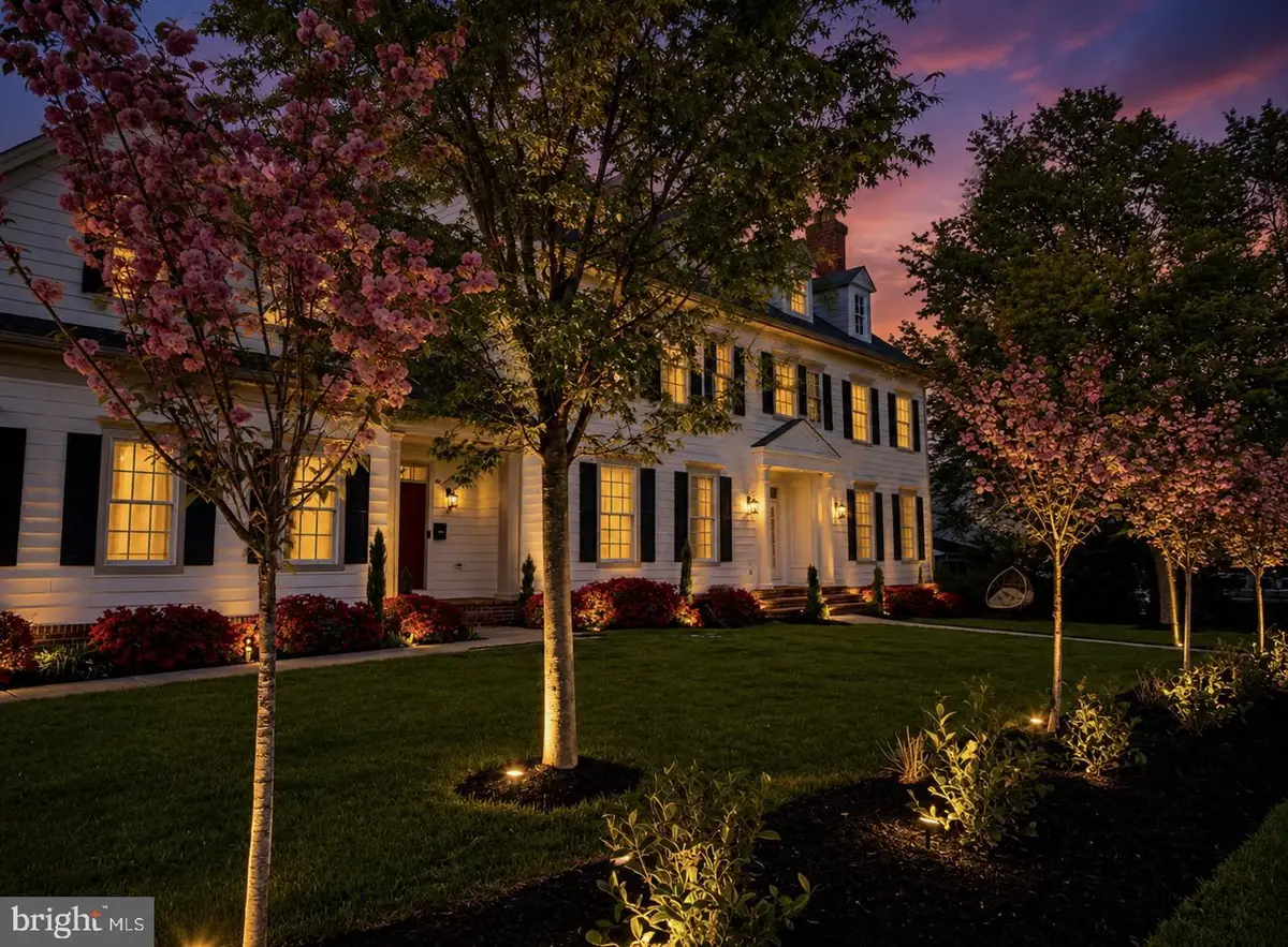 904 Locust St, Herndon, VA 20170 - #1