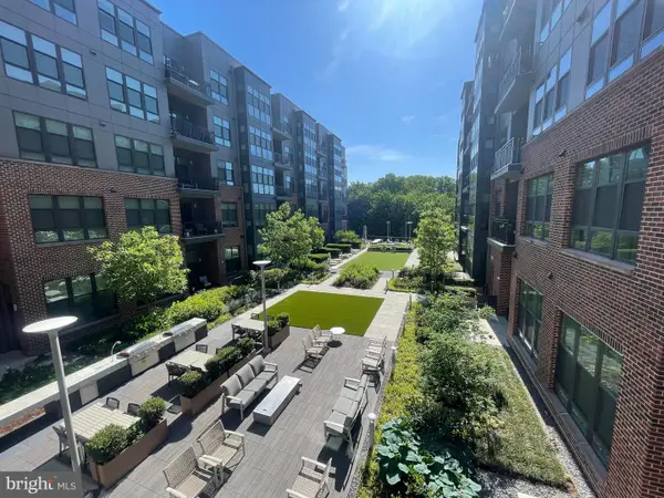 1761 Old Meadow Rd #102, MCLEAN, VA 22102