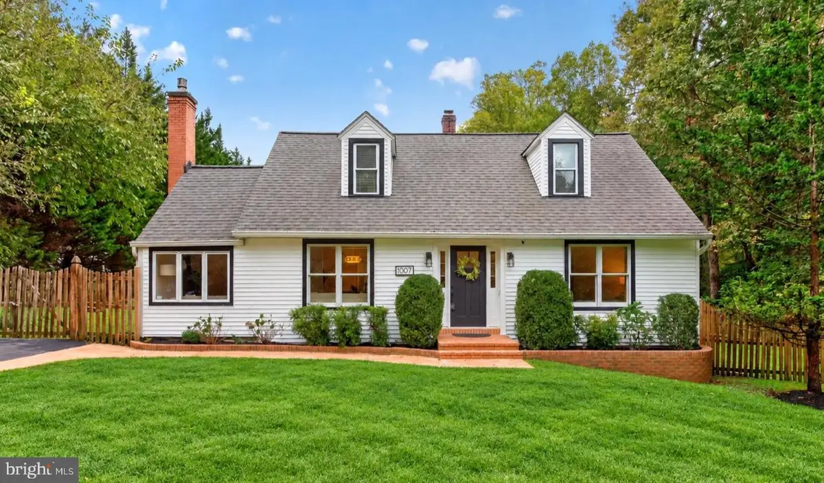 1007 Evonshire Ln, Great Falls, VA 22066 - #1