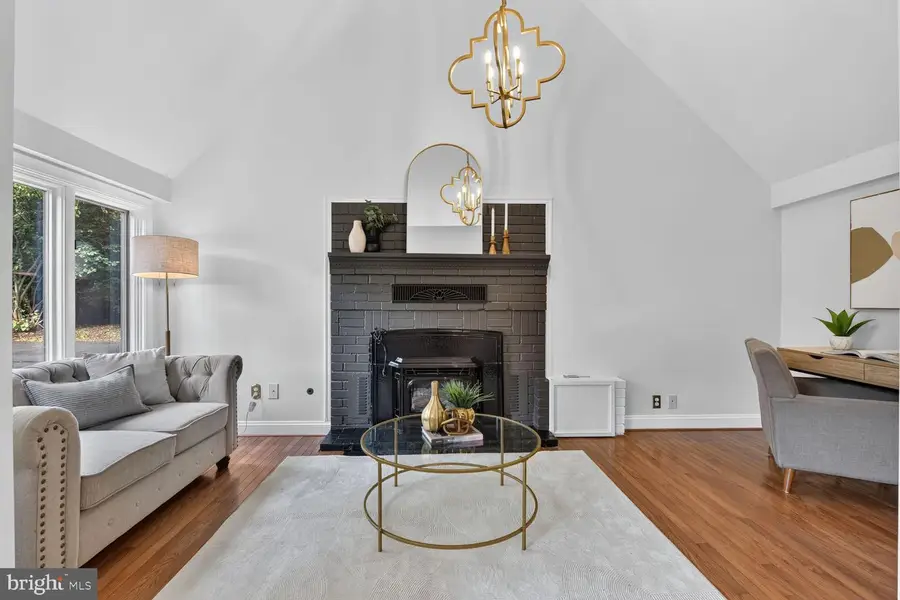 1007 Evonshire Ln, Great Falls, VA 22066 - #3