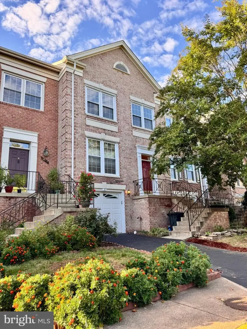 14308 Winding Woods Ct, Centreville, VA 20120 - #1