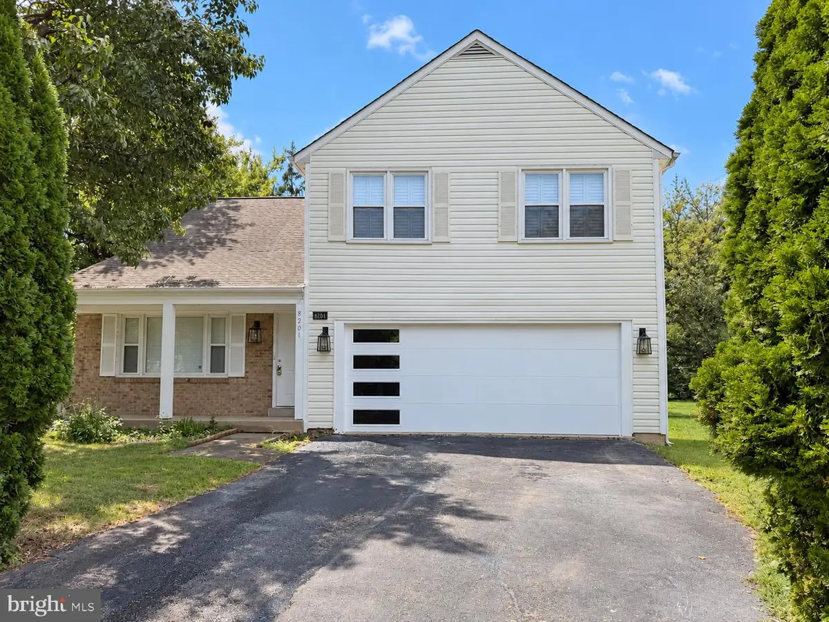 8201 Bell Ln, Vienna, VA 22182 - #1