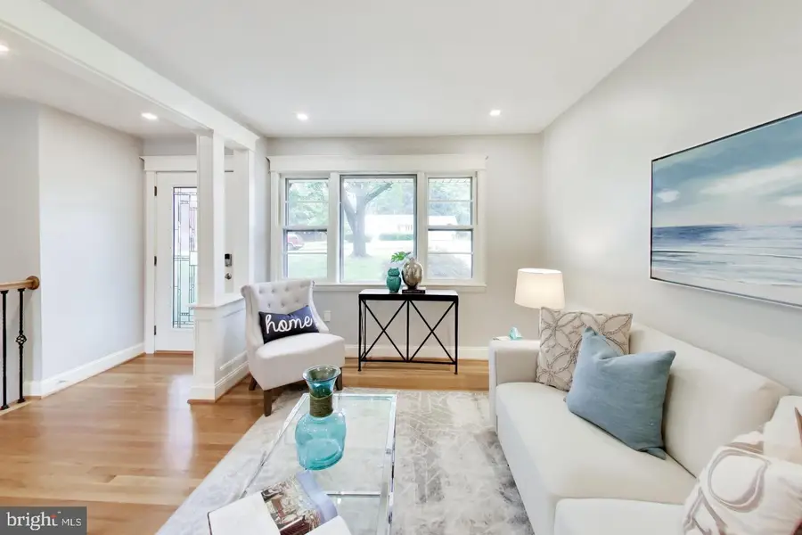 7217 Wilburdale Dr, Annandale, VA 22003 - #2