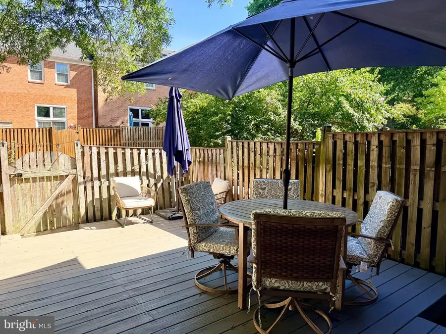 2323 Harleyford Ct, Reston, VA 20191 - #2