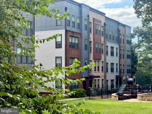 12138 Loblolly Dr #30, FAIRFAX, VA 22033
