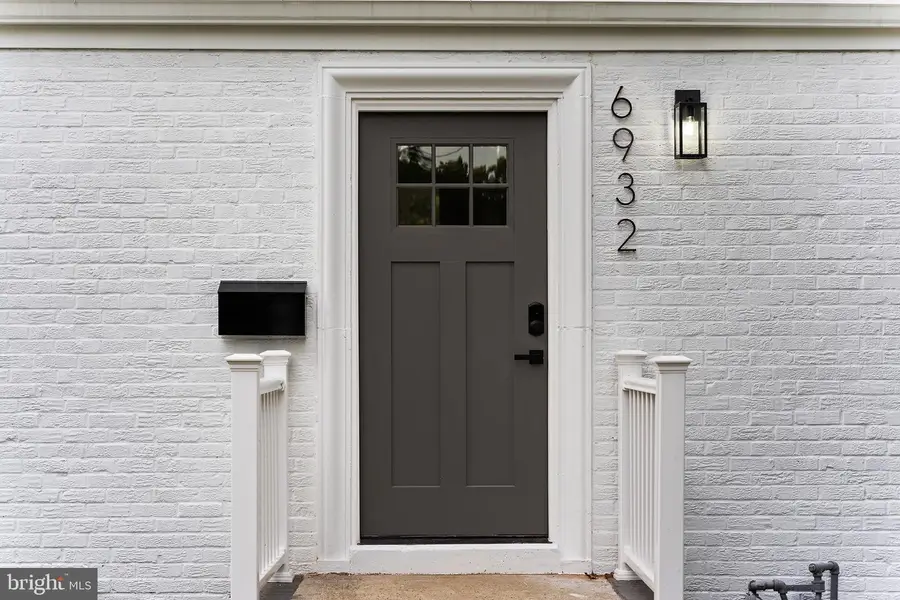 6932 Chestnut Ave, Falls Church, VA 22042 - #3