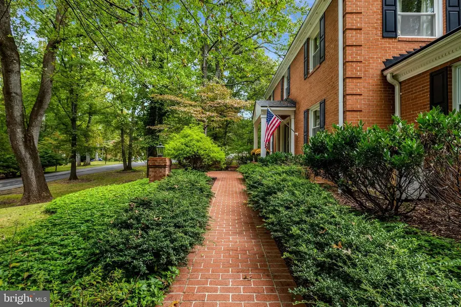 10015 Saddle Rd, Vienna, VA 22181 - #3