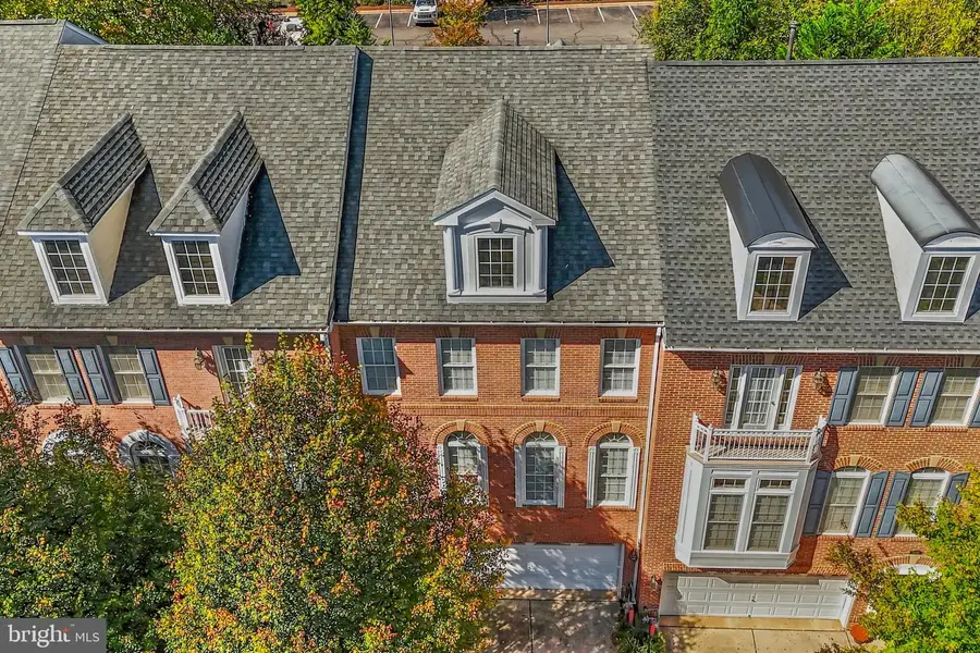 4076 Clovet Dr #27, Fairfax, VA 22030 - #2