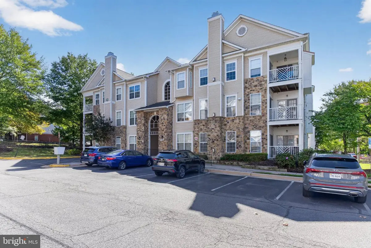 5921 Founders Crossing Ct #202, Alexandria, VA 22310 - #1